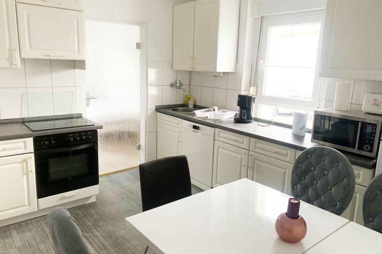 3 Bedroom Apartment In Leverkusen Eksteriør bilde