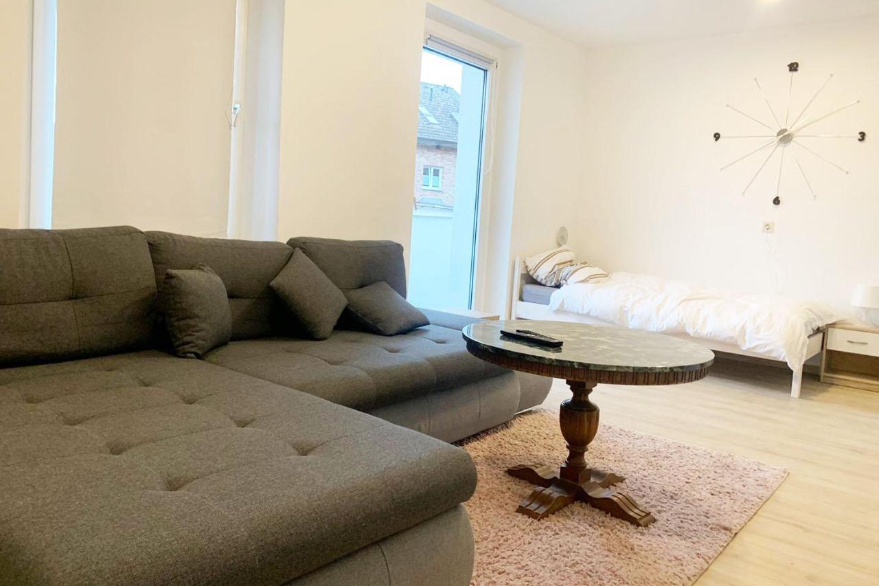 3 Bedroom Apartment In Leverkusen Eksteriør bilde
